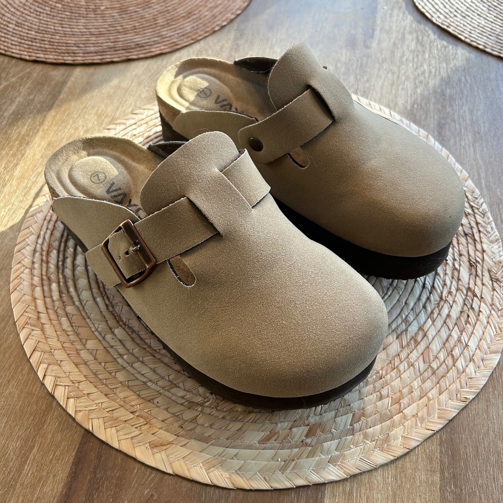 WOMEN'S VAYFIO SUEDE CORK FOOTBED MULES - SIZE 7